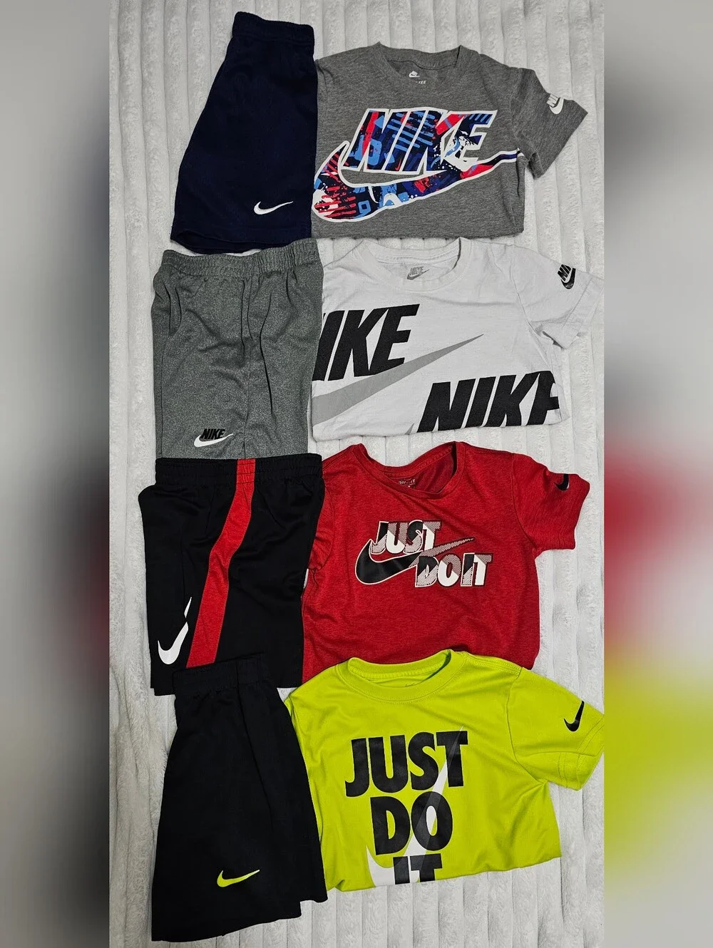 Boys Nike Bundle 4 Sets Kids Red 'Just Do It' Tee  Black Shorts Set (All Size 6)